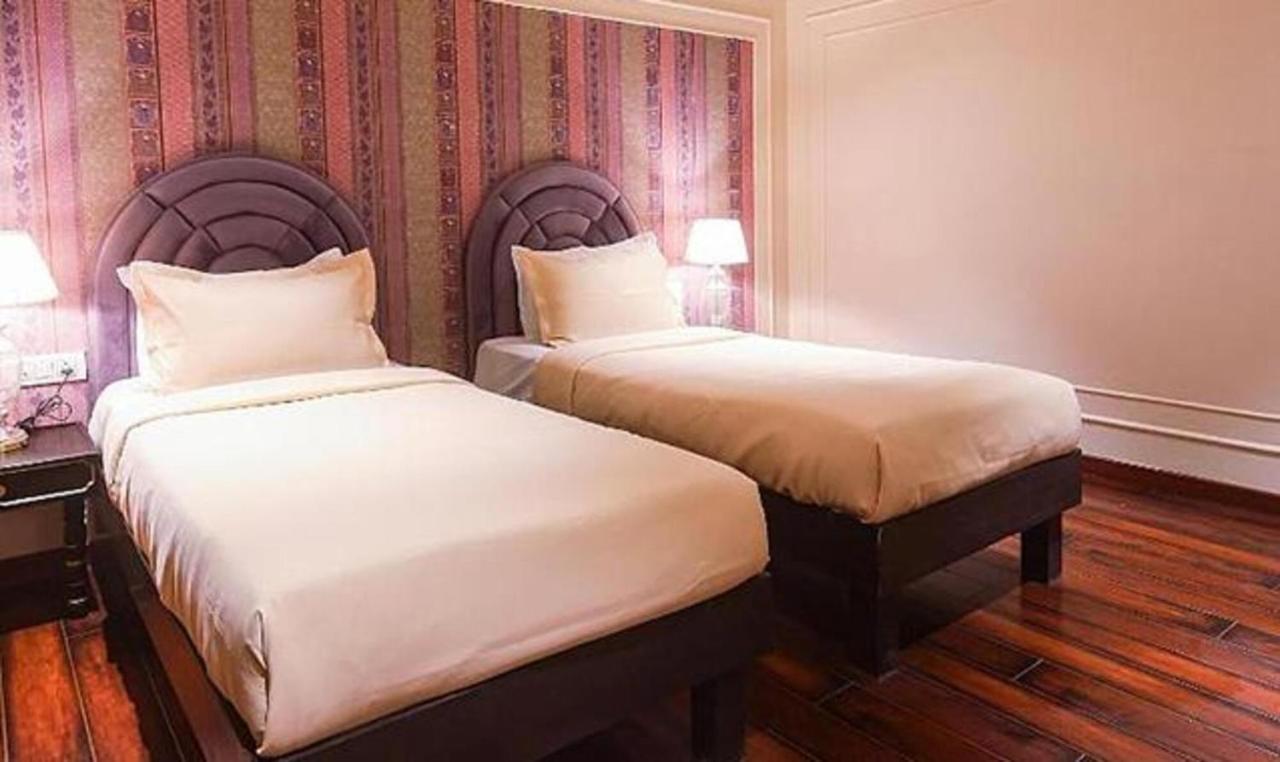 Fabhotel Prime The Seven Seeds New Delhi Buitenkant foto