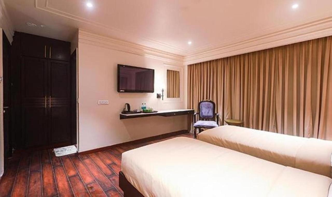 Fabhotel Prime The Seven Seeds New Delhi Buitenkant foto